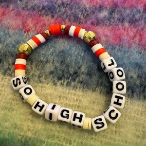 So High School 🏫 Swiftie Friendship Bracelet
